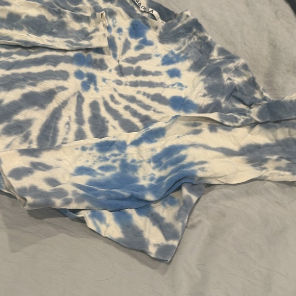 PAM & GELA blue & white, cropped, ltie-dye top. Size P - Picture 9 of 9